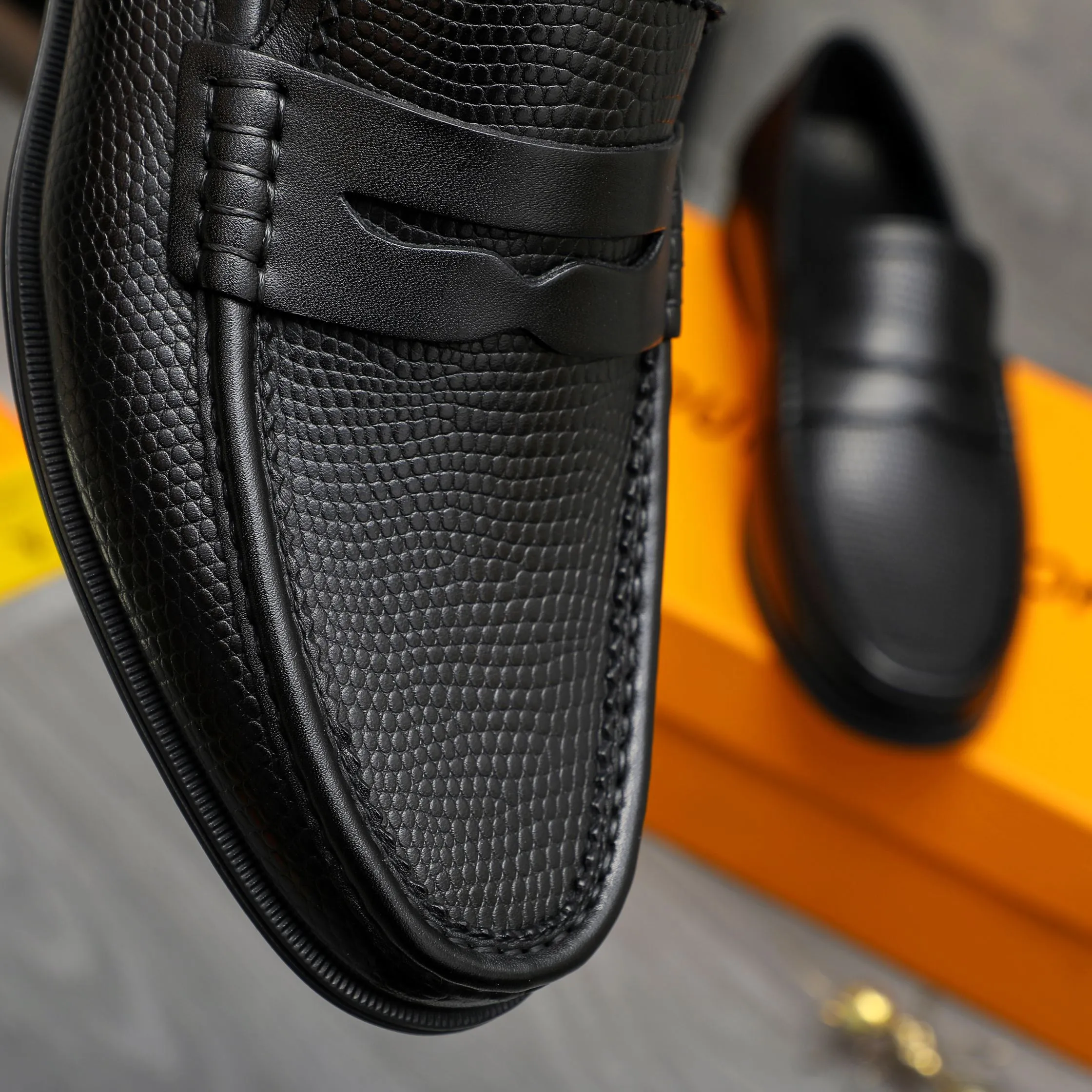 Men's shoes 💰p442 Product trademark: LV (Louis Vuitton) business slip-on leather shoes. Regular size: 38-46 (45.46 is custom-made and non-refundable) Product materials: Selected high-quality grained cowhide upper, cowhide lining, rubber outsole
